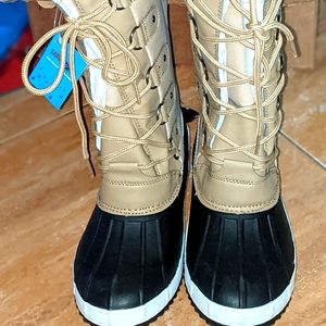 NWT Women's Sand Storm tan boots size 9